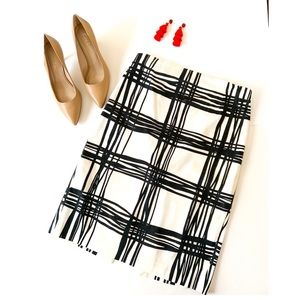 EXPRESS black and white pencil skirt